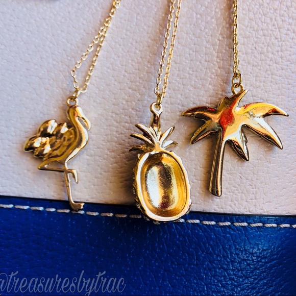 Palm Tree Gold Necklace 🌴 - Picture 3 of 6